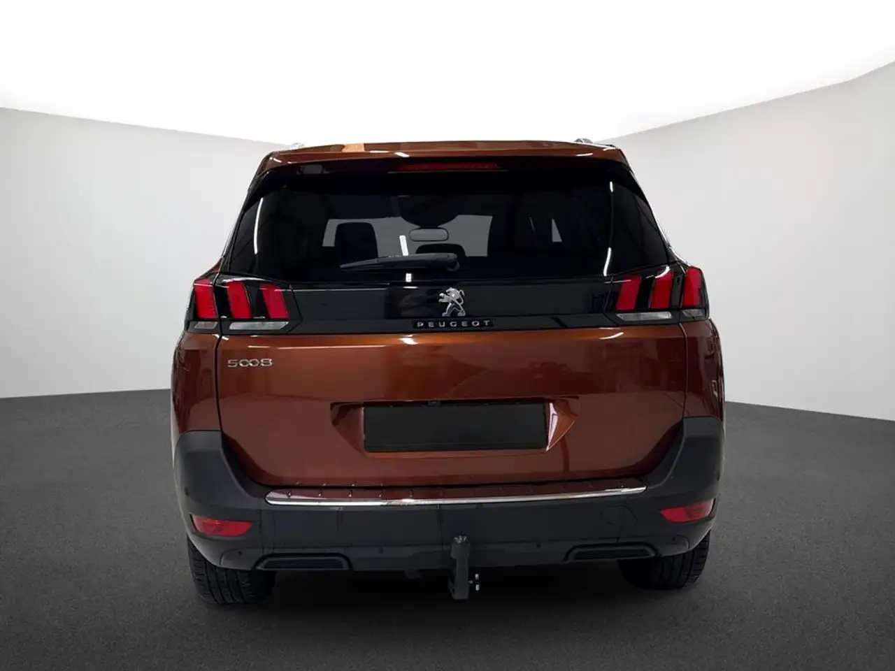 Peugeot 5008 1.2 Hybrid 136 Allure Pack — معرض صور السيارة 3