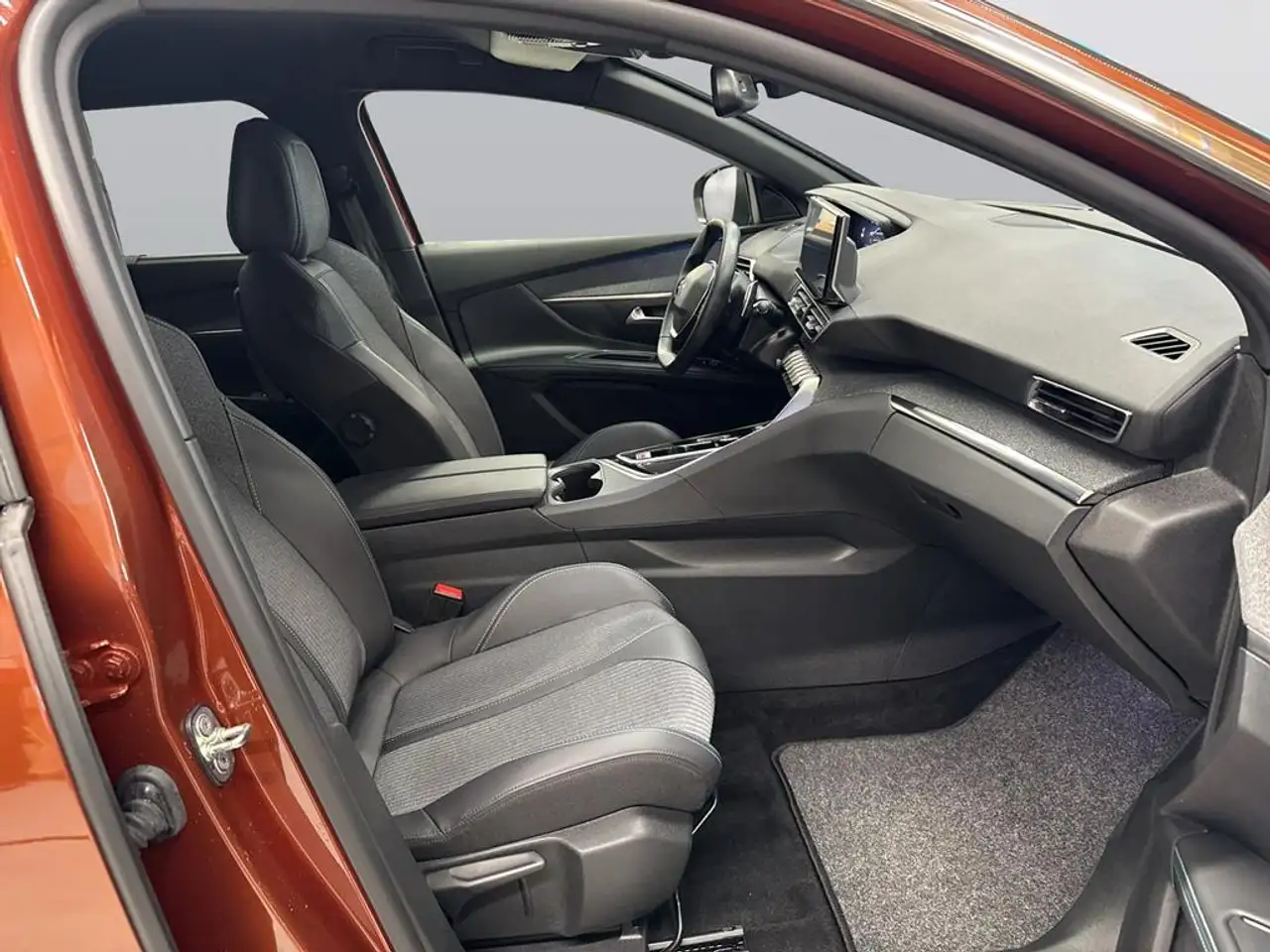 Peugeot 5008 1.2 Hybrid 136 Allure Pack — معرض صور السيارة 11