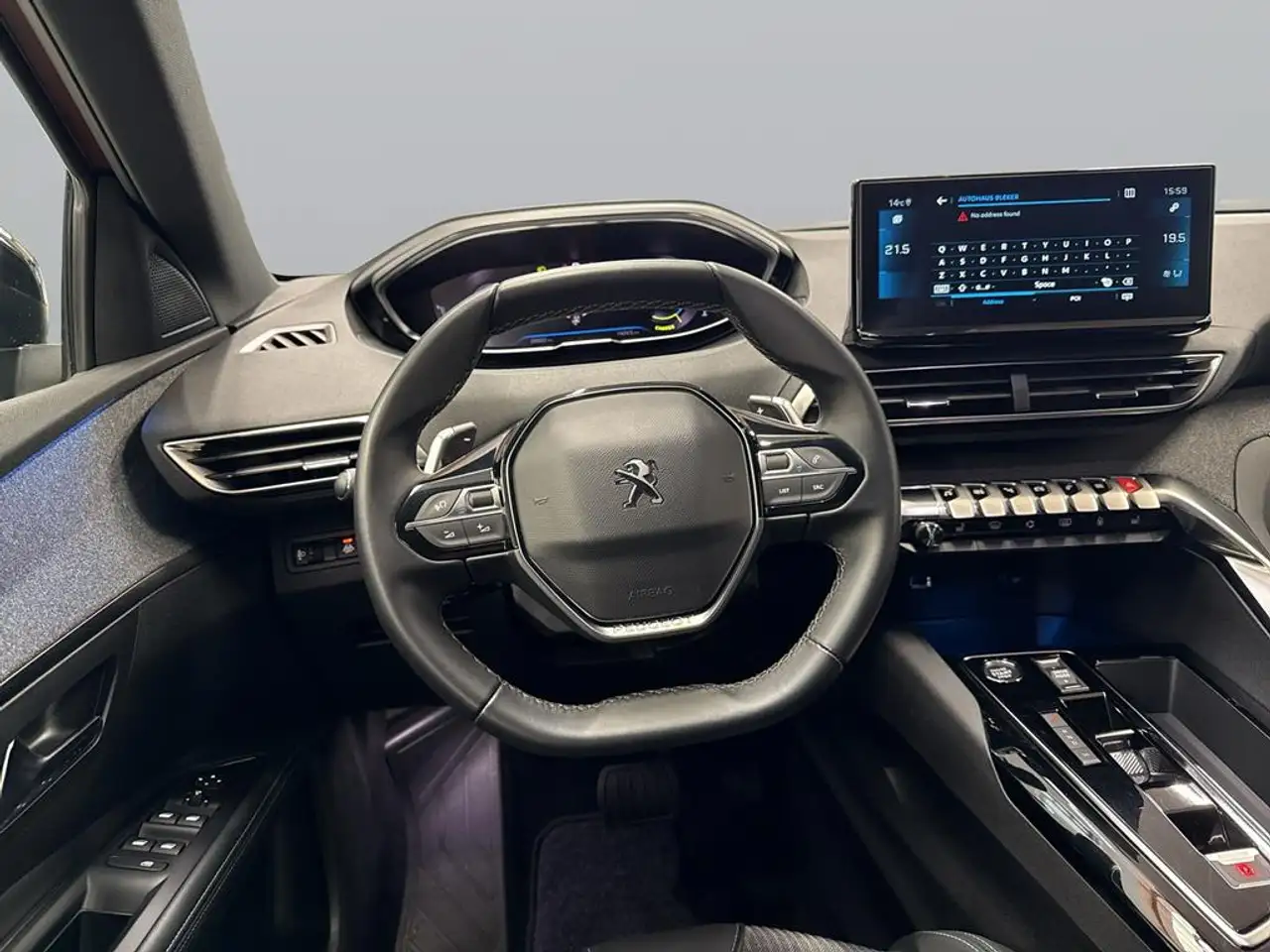 Peugeot 5008 1.2 Hybrid 136 Allure Pack — معرض صور السيارة 13