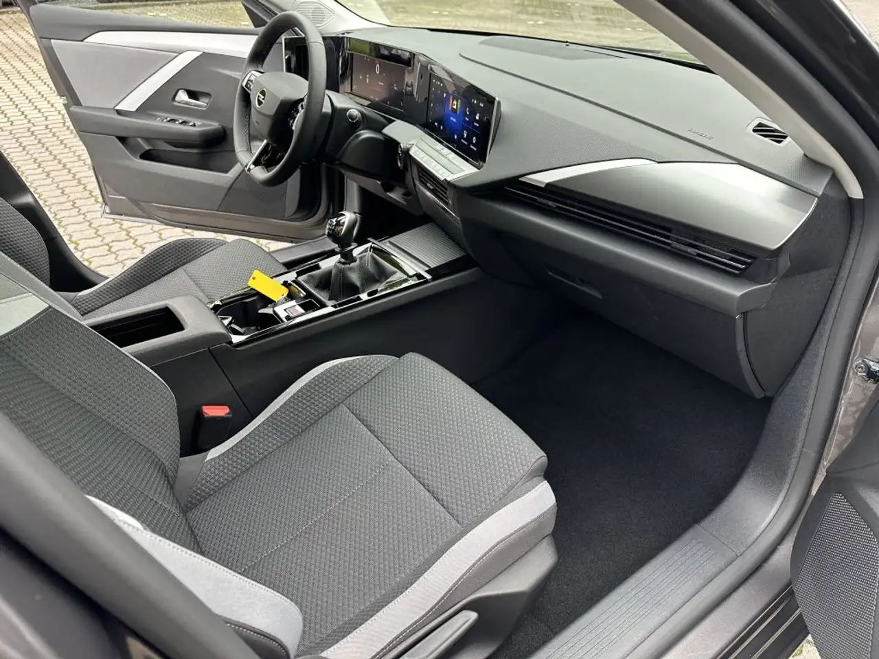 Opel Astra Sports Tourer 1.2 Turbo Edition +NAVI+RFK+ — Vehicle gallery 15