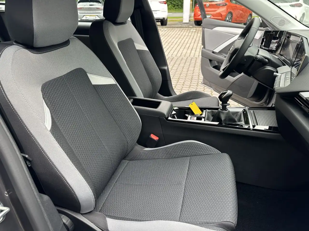 Opel Astra Sports Tourer 1.2 Turbo Edition +NAVI+RFK+ — Vehicle gallery 16
