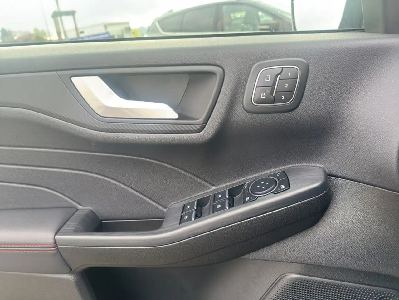 Ford Kuga 2.5 Duratec FHEV ST-LINE X — Vehicle gallery 14