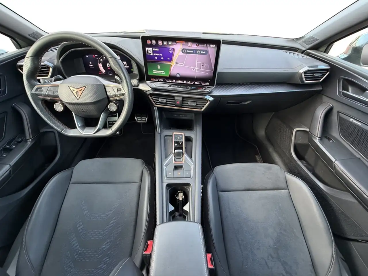 CUPRA Leon 1.5 eTSI DSG FACELIFT DCC LED*VIRTUAL*NAVI*ACC*... — Vehicle gallery 20