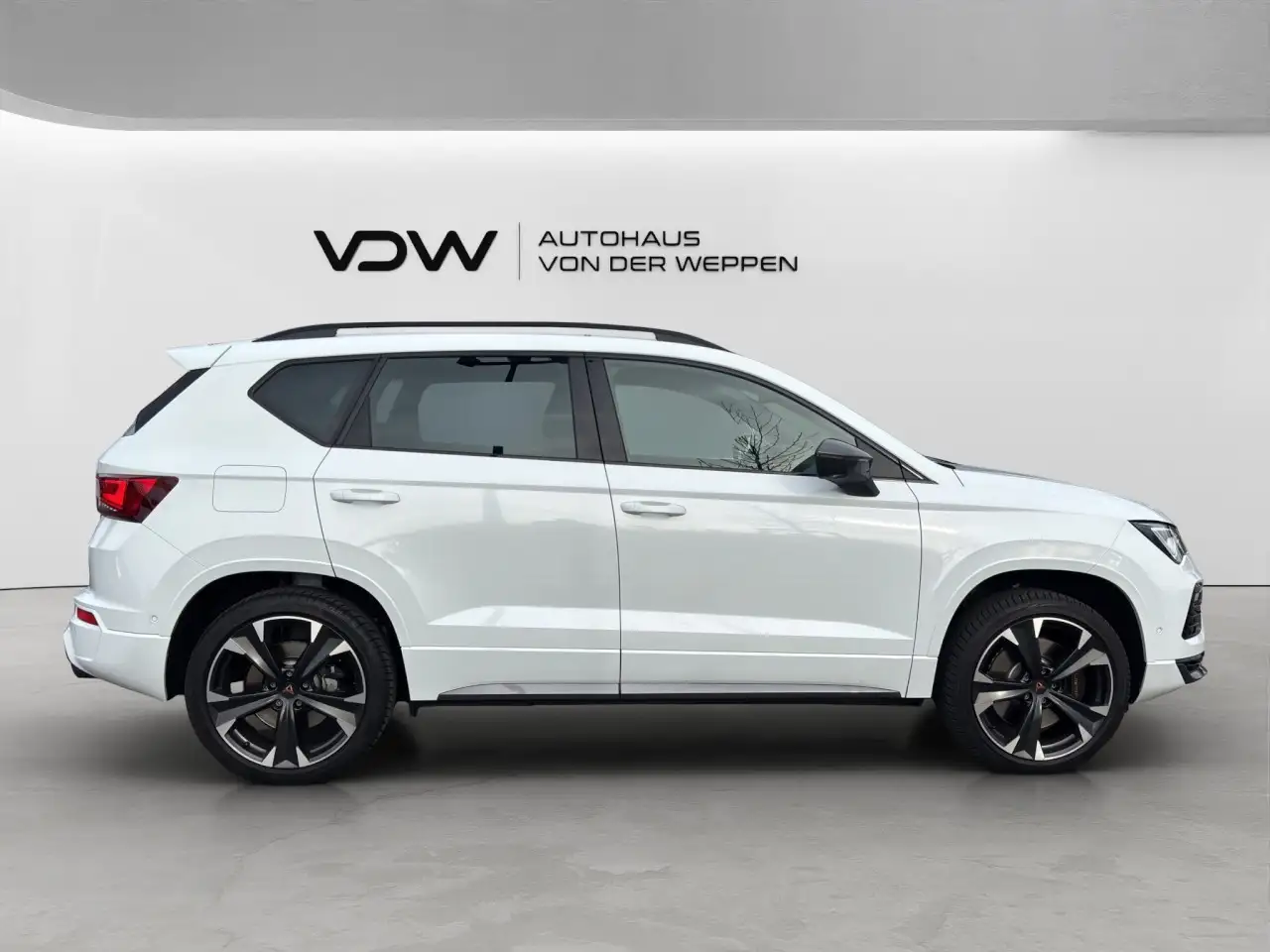 CUPRA Ateca VZ TSI DSG 4Drive 5JGar TopView eHeck SHZ — Vehicle gallery 11