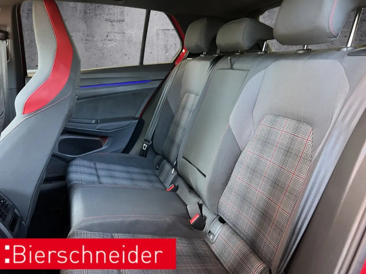 Volkswagen Golf GTI 8 2.0 TSI KAMERA 17 ACC SHZ APP-CONNECT — Vehicle gallery 10