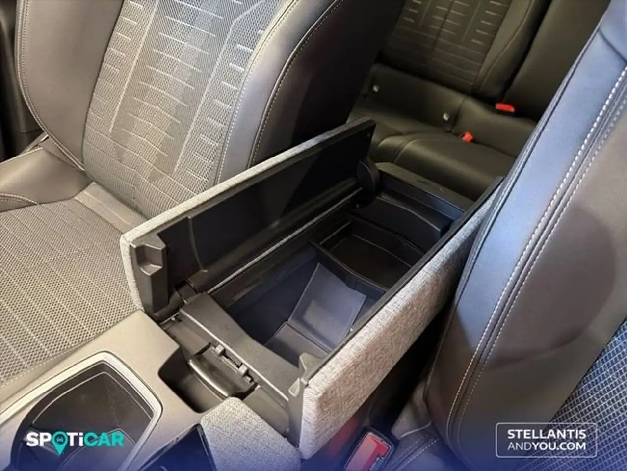Peugeot 3008 1.2 100KW eDCS6 Allure — معرض صور السيارة 19