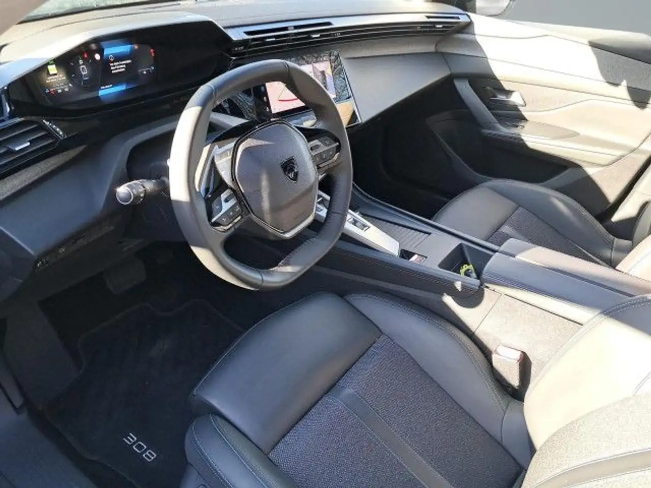 Peugeot 308 SW Allure PT 130 EAT8 / 360° Kamera / SHZ / Na — Vehicle gallery 12