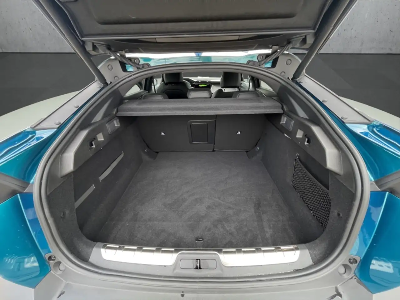Peugeot 408 GT PT 130 EAT8 Navi LED ACC 360 Kamera Blendfreies — Vehicle gallery 7