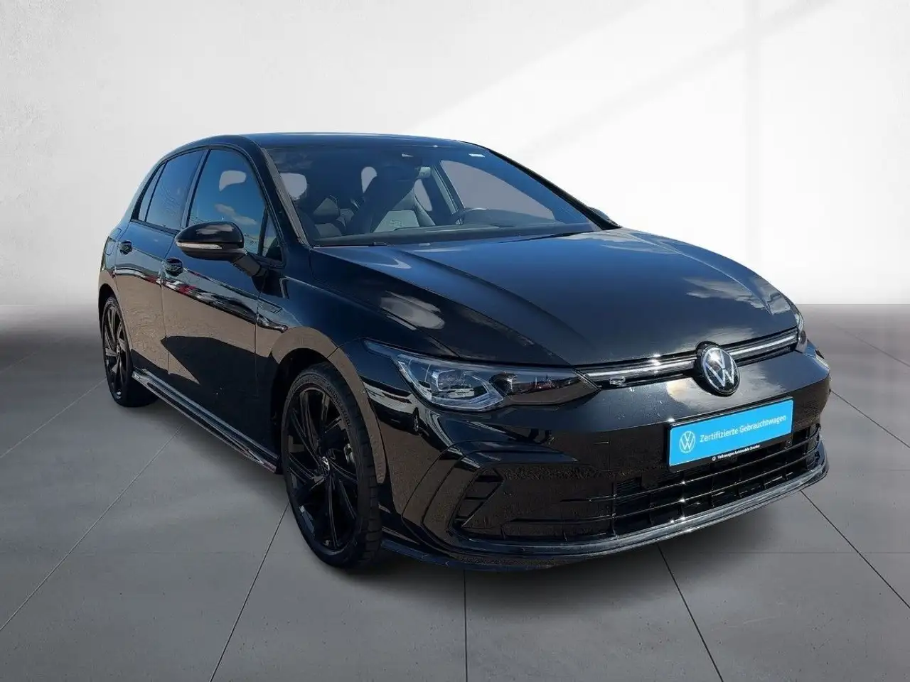 Volkswagen Golf VIII 1.5 eTSI DSG R-Line AHZV ACC Kamera LE — Galería del vehículo 5