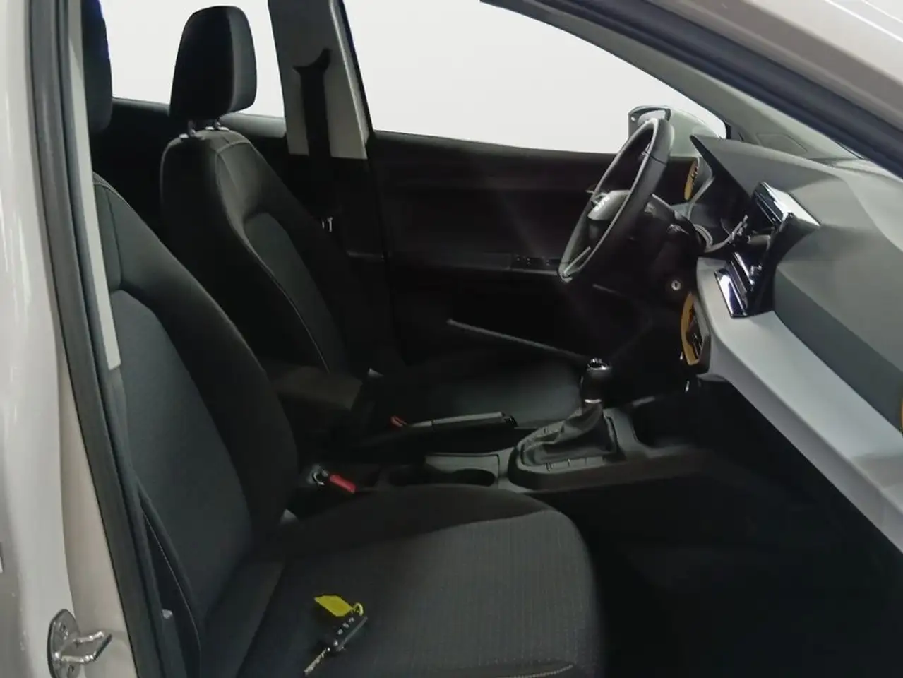SEAT Ibiza 1.0 TSI S&S Style — معرض صور السيارة 19