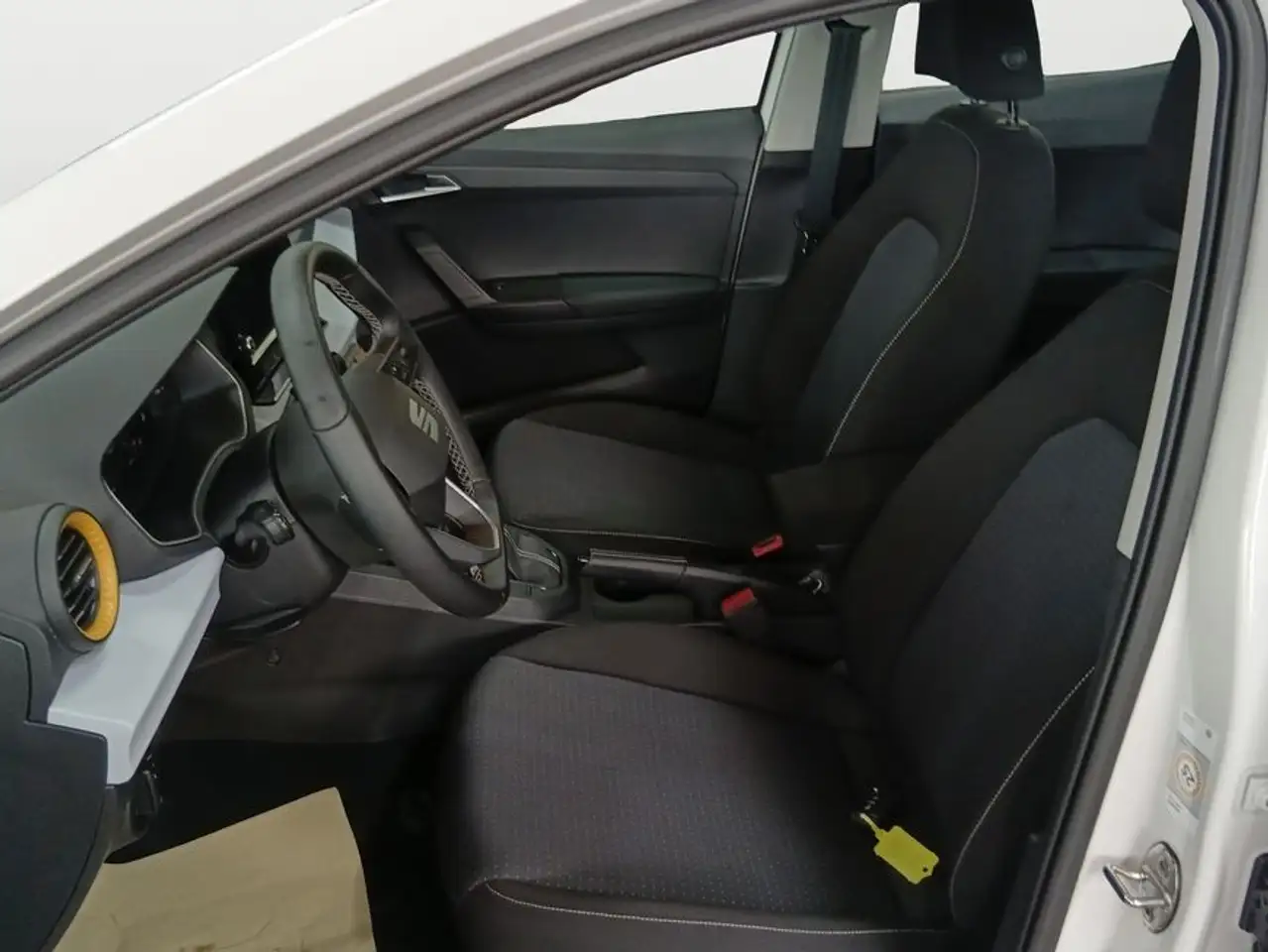 SEAT Ibiza 1.0 TSI S&S Style — معرض صور السيارة 10