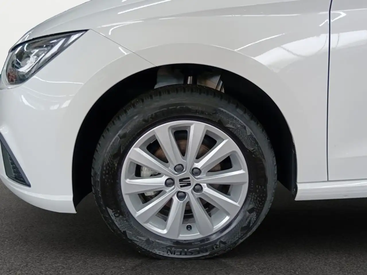 SEAT Ibiza 1.0 TSI S&S Style — معرض صور السيارة 24