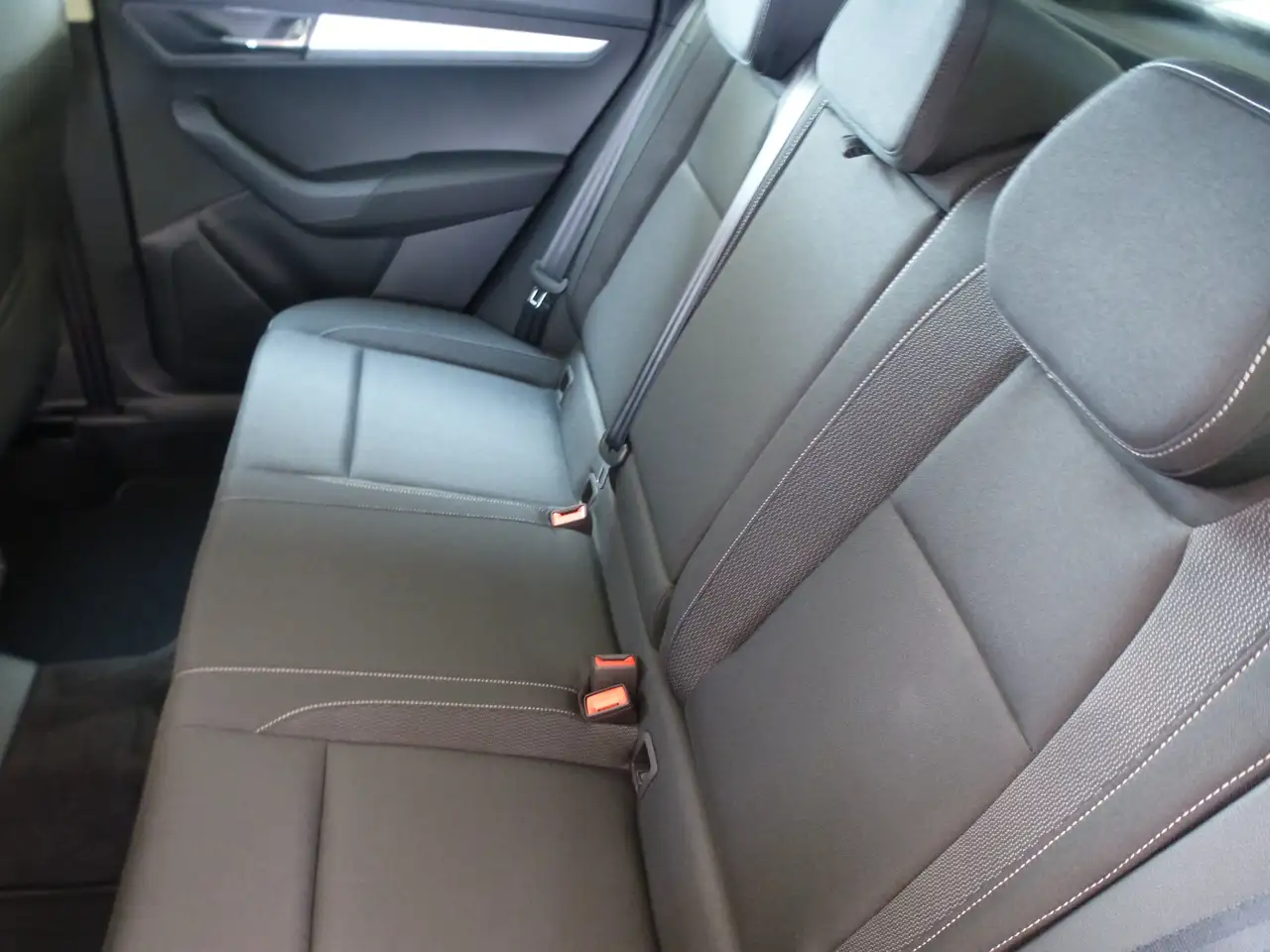 Skoda Karoq 1.5 TSI DSG Selection * SIE SPAREN 7500,-€ — Galerie du véhicule 29
