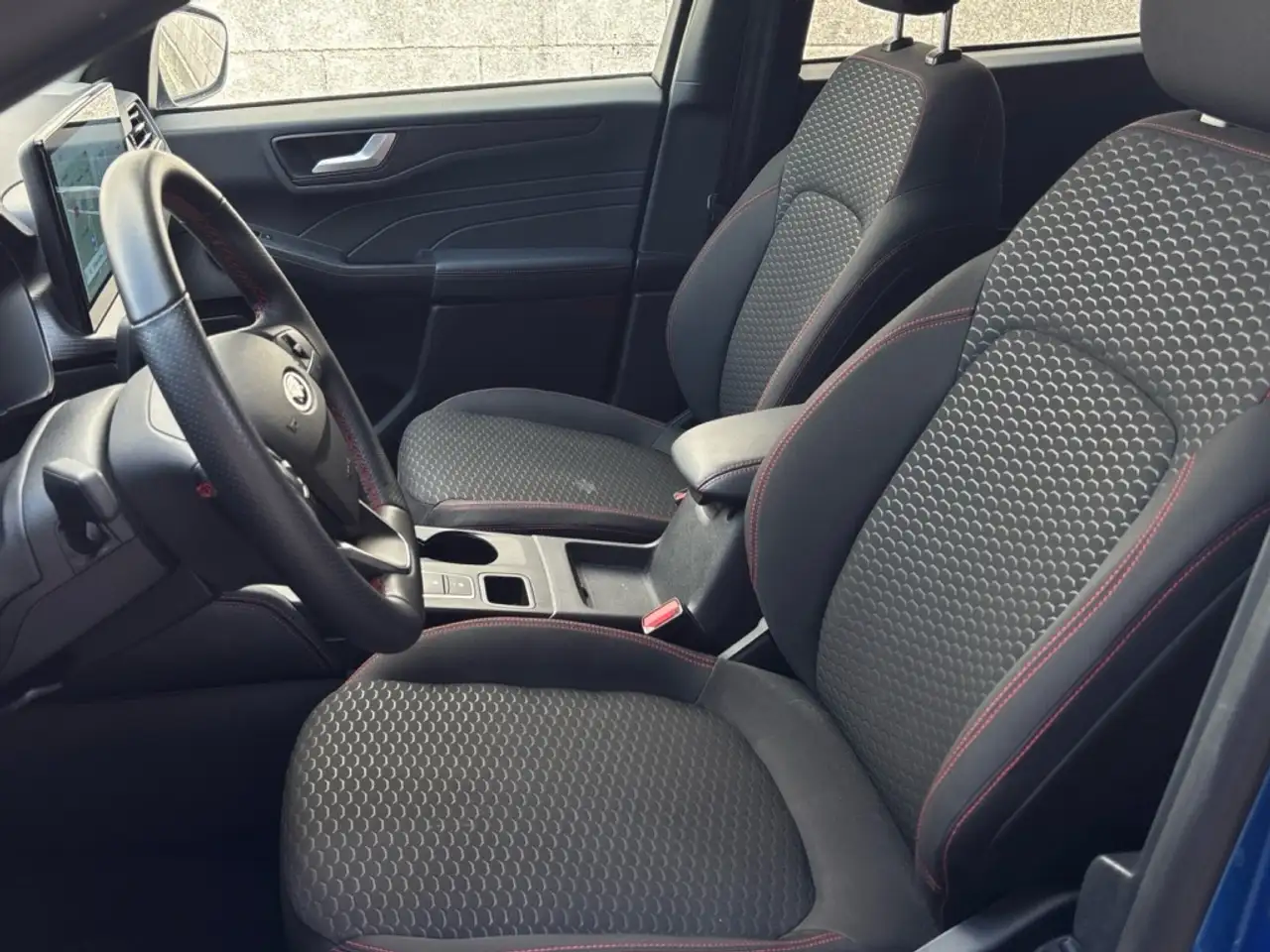 Ford Kuga 2.5 FHEV ST-LINE AWD AUTO 5P — Galerie du véhicule 7
