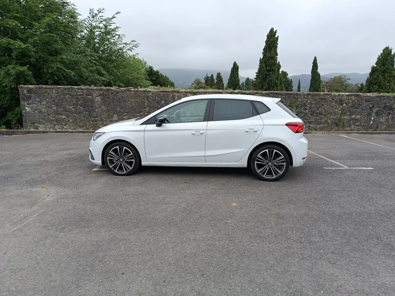 SEAT Ibiza 1.5 TSI S&S FR Salta DSG 150 — Vehicle gallery 3