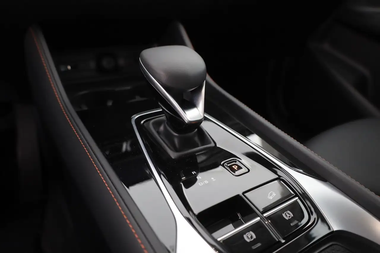 MG HS 1.5 T-GDI Luxury Aut. LED ACC Navi 360° — Vehicle gallery 13