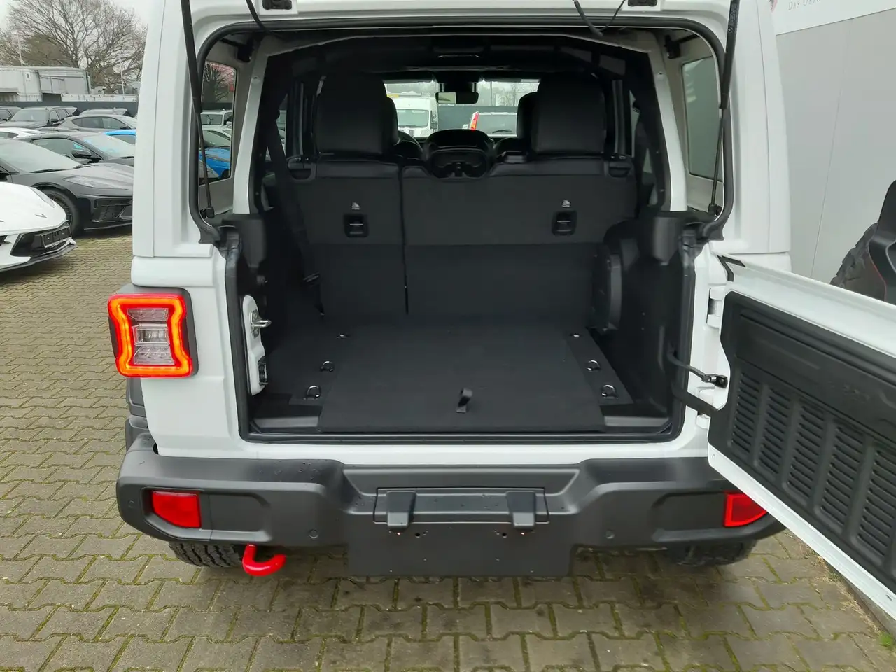 Jeep Wrangler Rubicon 2.0 T-GDi - Sky One — معرض صور السيارة 5