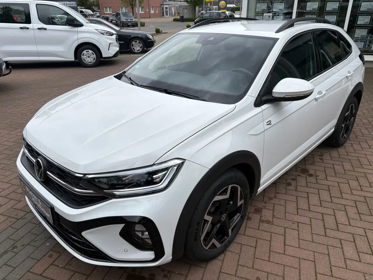 Volkswagen Taigo R-Line AHK | Cam | IQ.Drive | Navi — Galería del vehículo 21