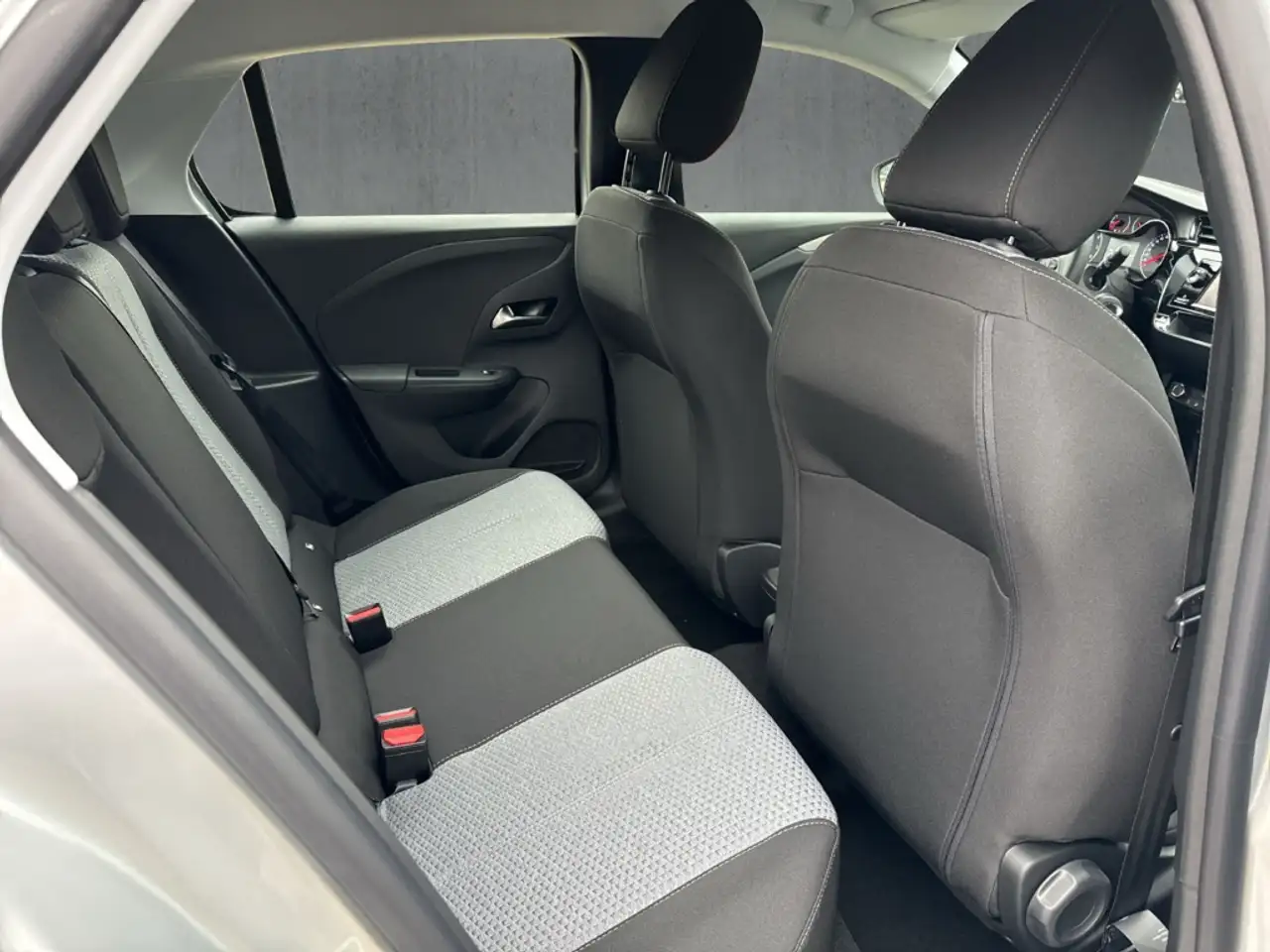 Opel Corsa F 1.2 Facelift *SOFORT VERFÜGBAR* — Galerie du véhicule 14