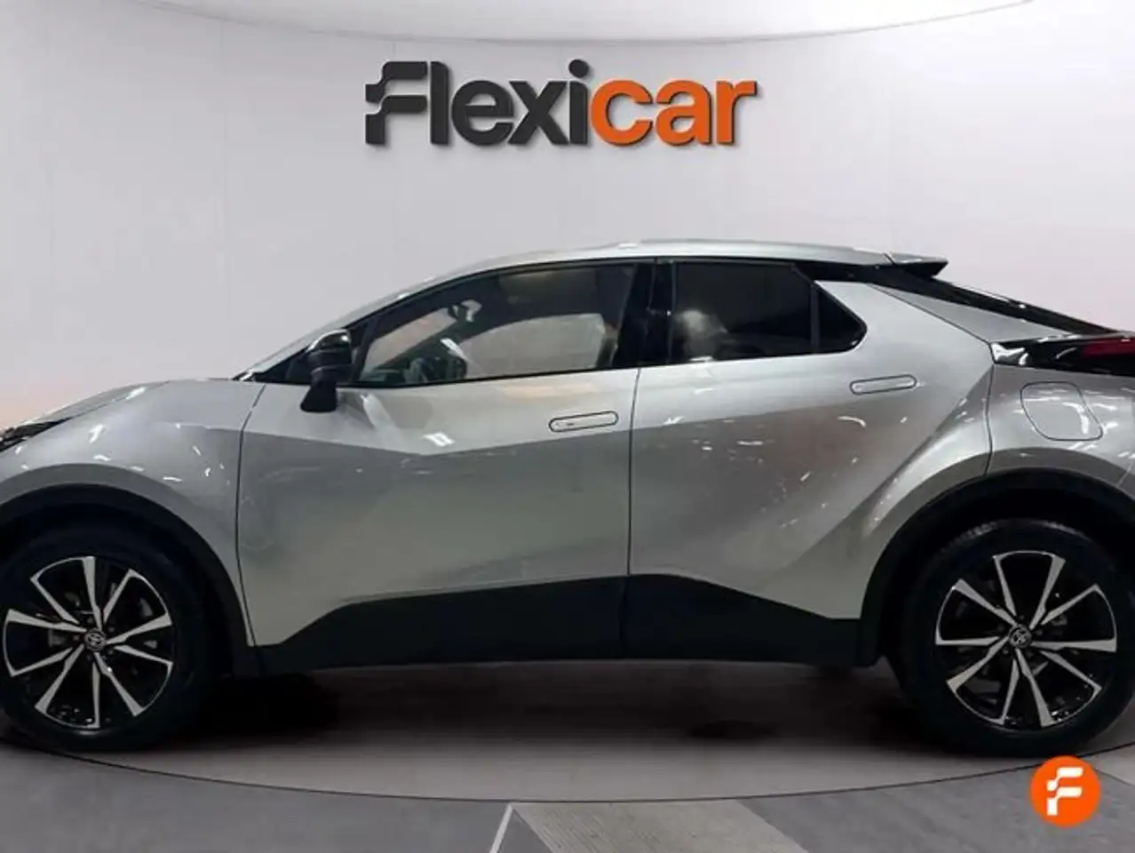 Toyota C-HR 140H Advance — Vehicle gallery 4