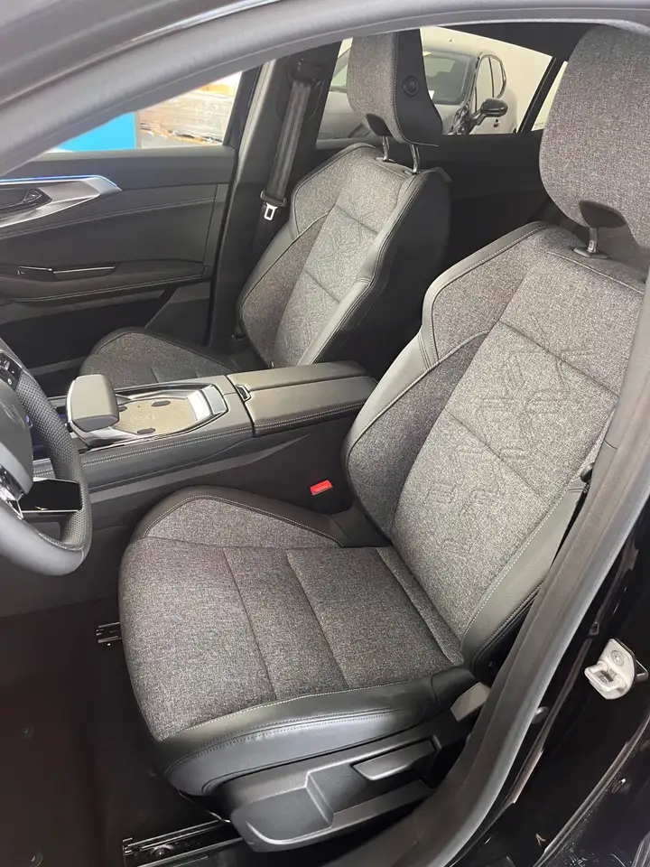 Renault Rafale Techno E-Tech Full Hybrid 200 PS Safety — Galería del vehículo 10