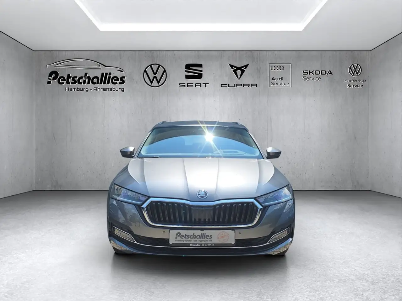 Skoda Octavia Combi Style 1.5 M-HEV DSG Selection Plus — Vehicle gallery 8