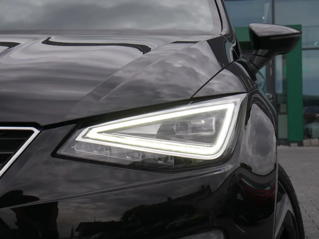 SEAT Ibiza 1.0 TSI FR DSG ACC LED DINAMICA 18"-LM — Galería del vehículo 24
