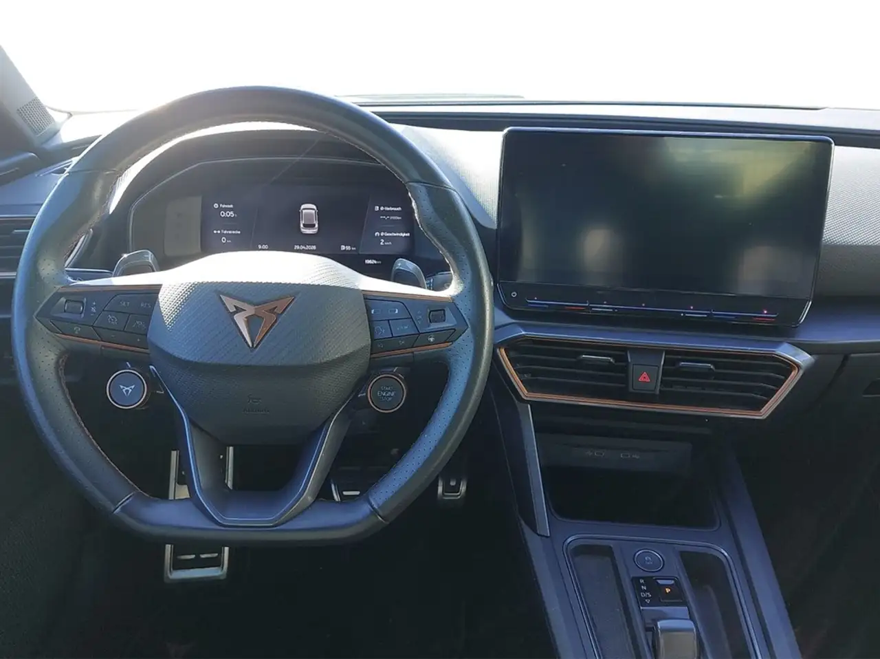 CUPRA Leon 2.0 TSI DSG VZ DCC MATT*LED*VIRTUAL*NAV*ACC*SHZ... — Galería del vehículo 17