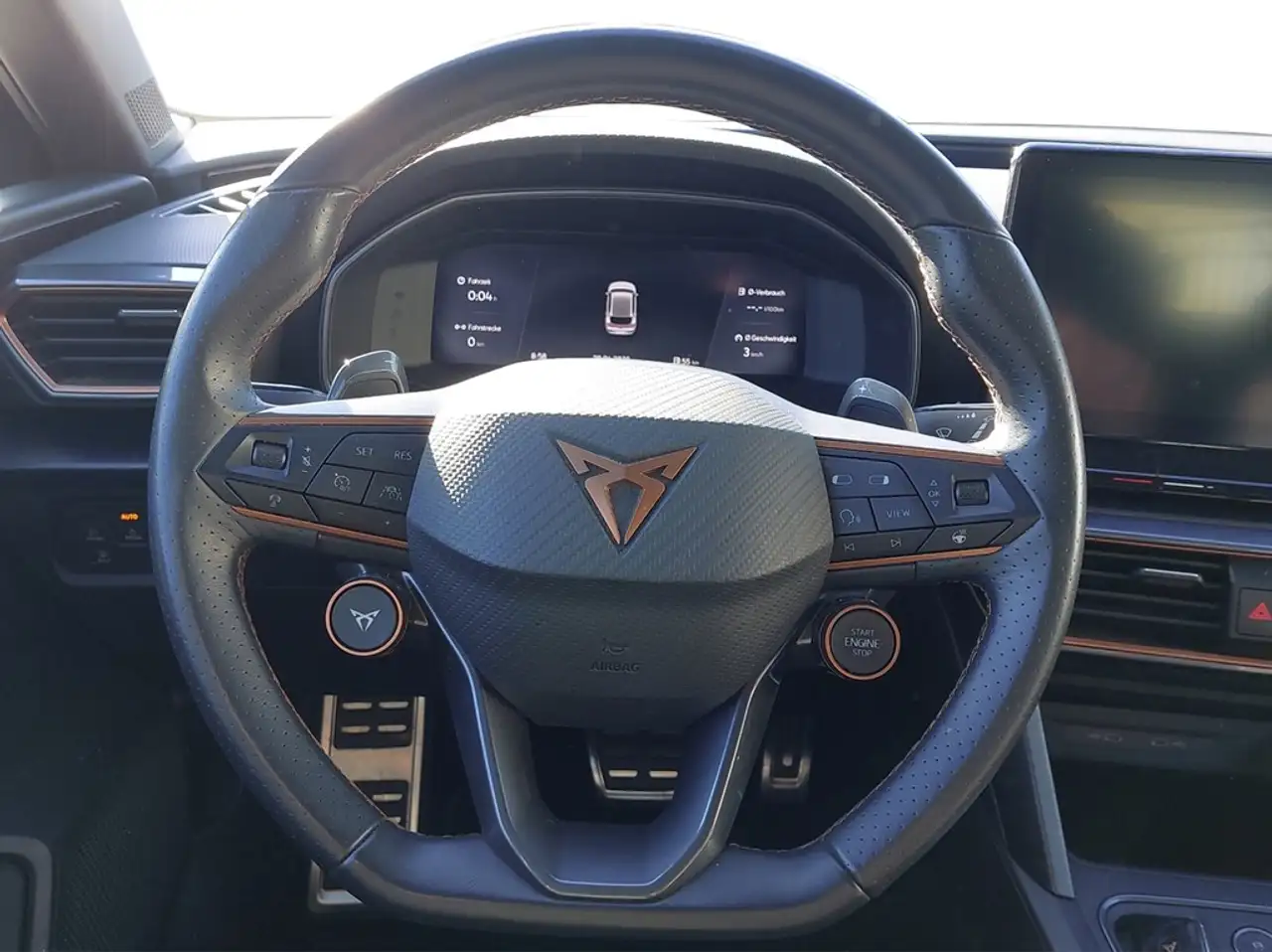 CUPRA Leon 2.0 TSI DSG VZ DCC MATT*LED*VIRTUAL*NAV*ACC*SHZ... — Galería del vehículo 14
