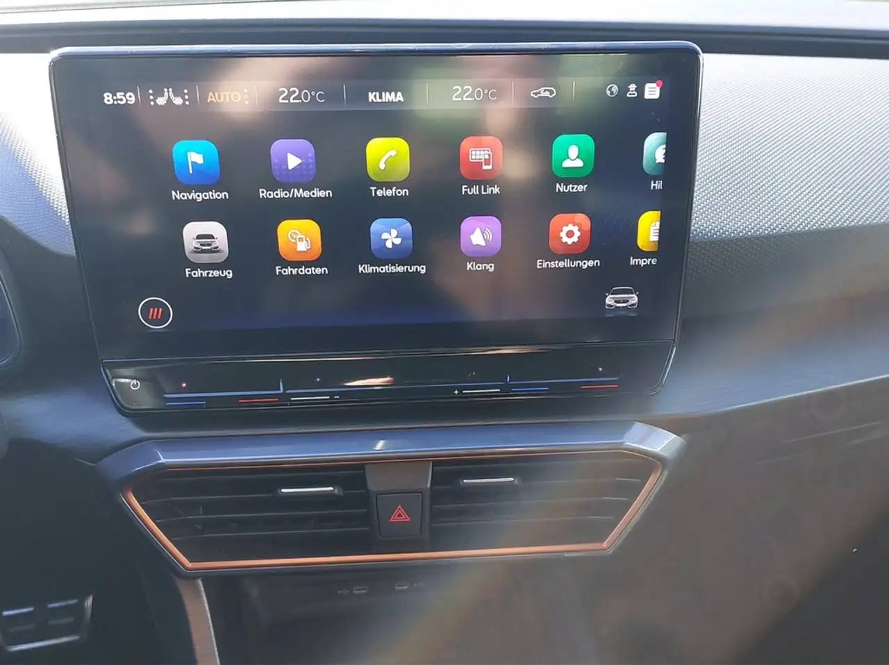 CUPRA Leon 2.0 TSI DSG VZ DCC MATT*LED*VIRTUAL*NAV*ACC*SHZ... — Galería del vehículo 15
