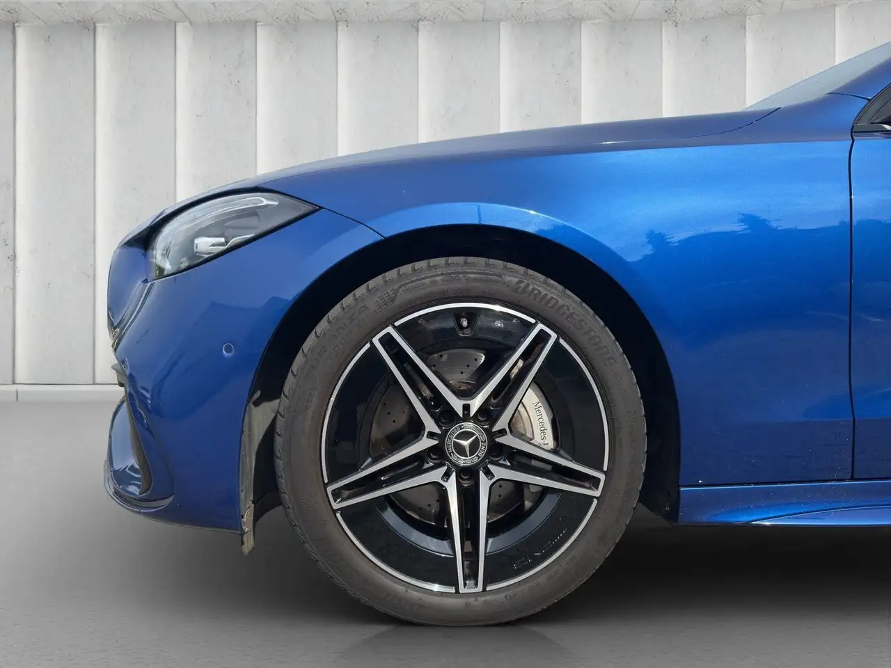 Mercedes-Benz C 300 AMG Night-Paket Burmester Kamera LED Totw. — معرض صور السيارة 18