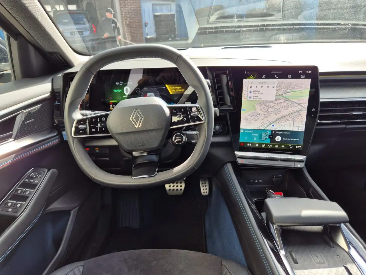 Renault Rafale 300 Plug-in Hybrid 4x4 Atelier Alpine VOL — Vehicle gallery 16