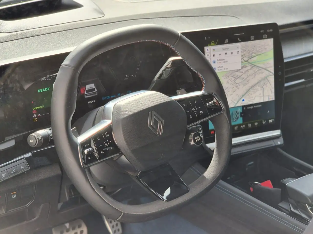 Renault Rafale 300 Plug-in Hybrid 4x4 Atelier Alpine VOL — Vehicle gallery 17