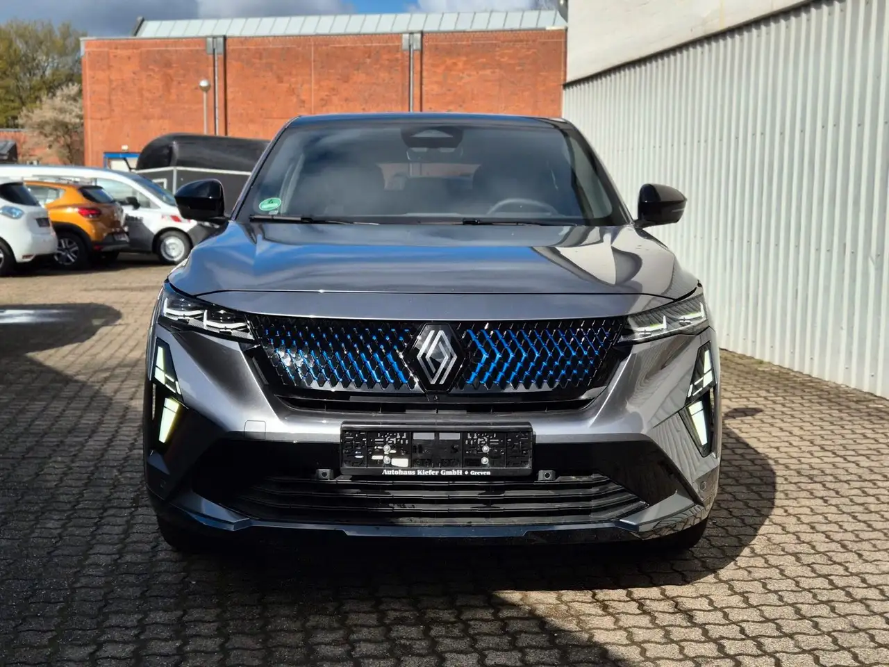 Renault Rafale 300 Plug-in Hybrid 4x4 Atelier Alpine VOL — Vehicle gallery 2