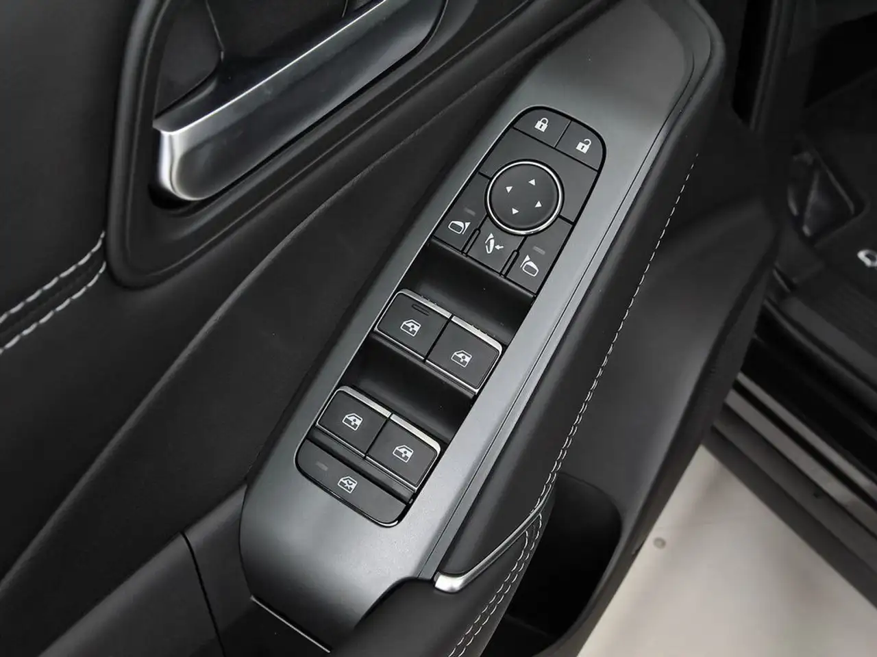Nissan Qashqai DIG-T 116kW CVT N-Connecta — Galería del vehículo 11