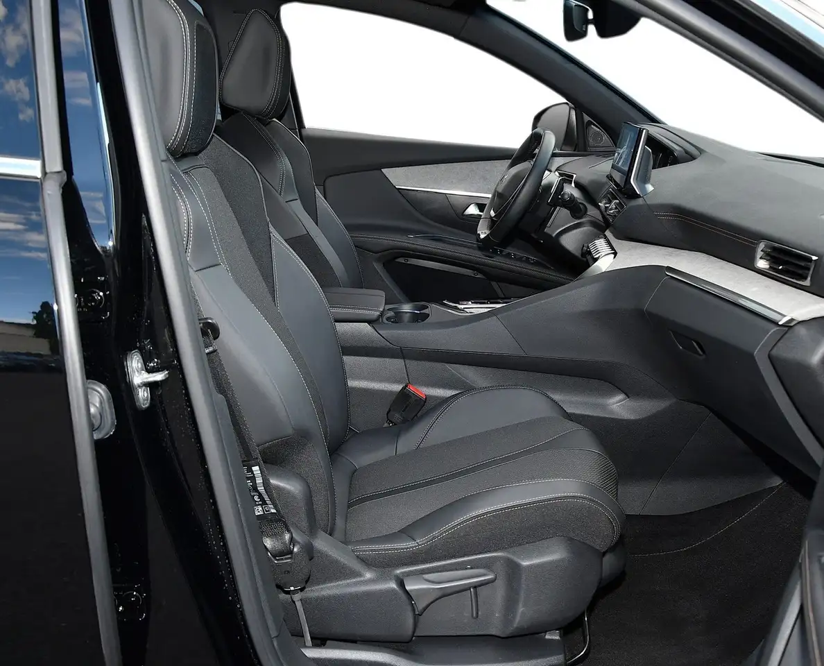 Peugeot 5008 Hybrid 136 GT*LED*KAMERA*1.HAND* — Vehicle gallery 13