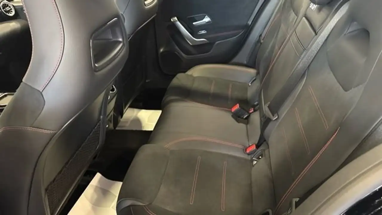 Mercedes-Benz A 200 d — Galería del vehículo 11