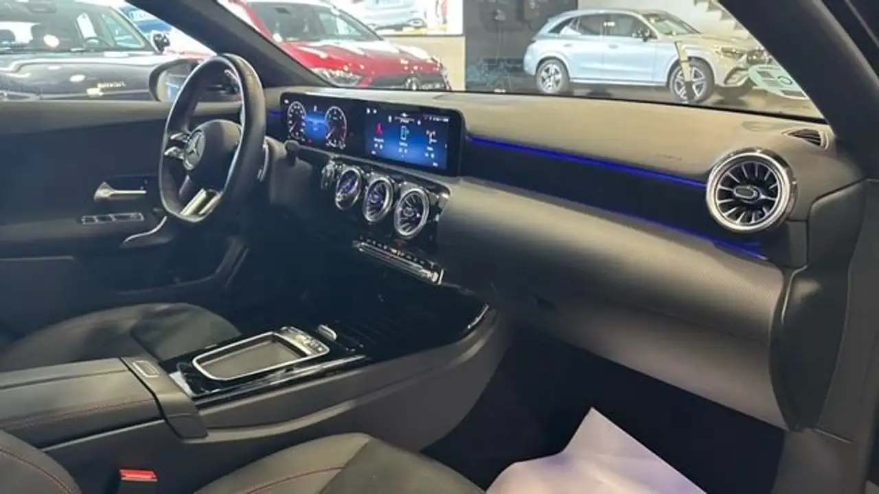 Mercedes-Benz A 200 d — Galería del vehículo 10