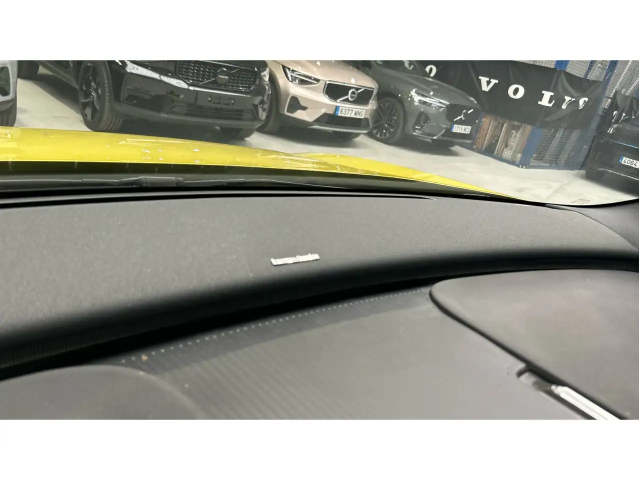 Volvo EX30 Twin Ultra AWD — Galerie du véhicule 28
