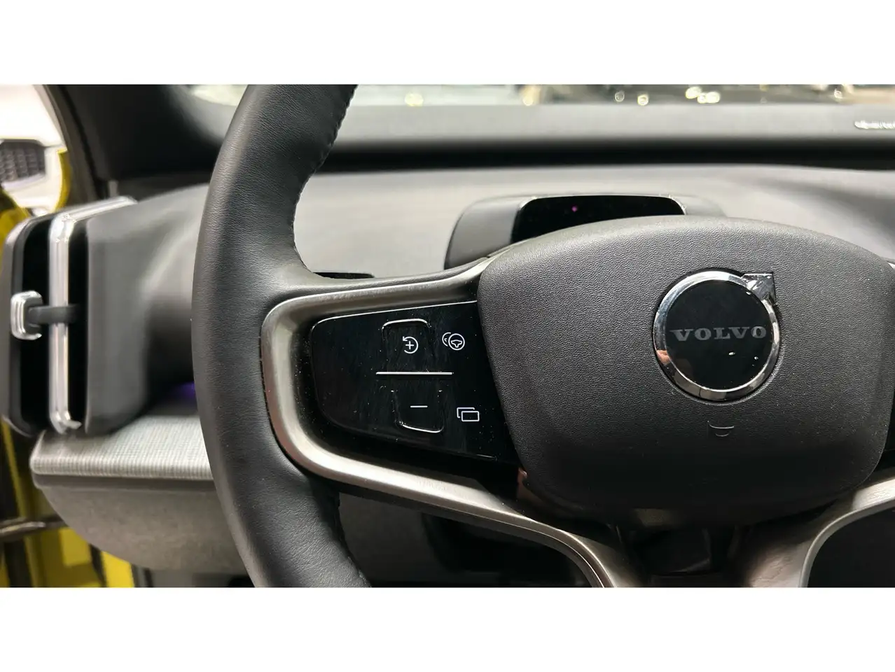 Volvo EX30 Twin Ultra AWD — Galerie du véhicule 17