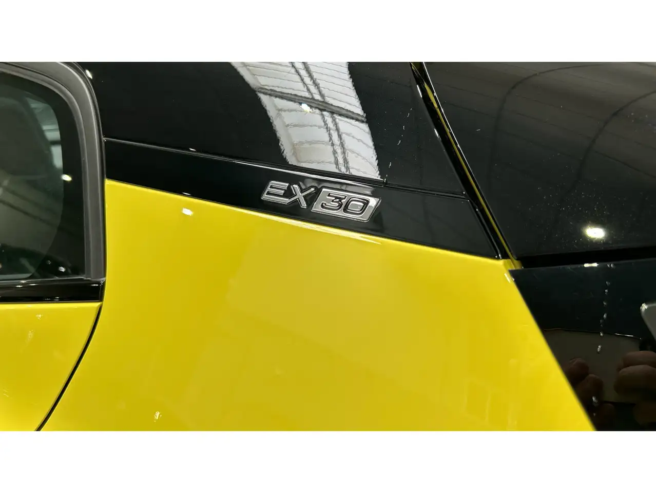 Volvo EX30 Twin Ultra AWD — Galerie du véhicule 27