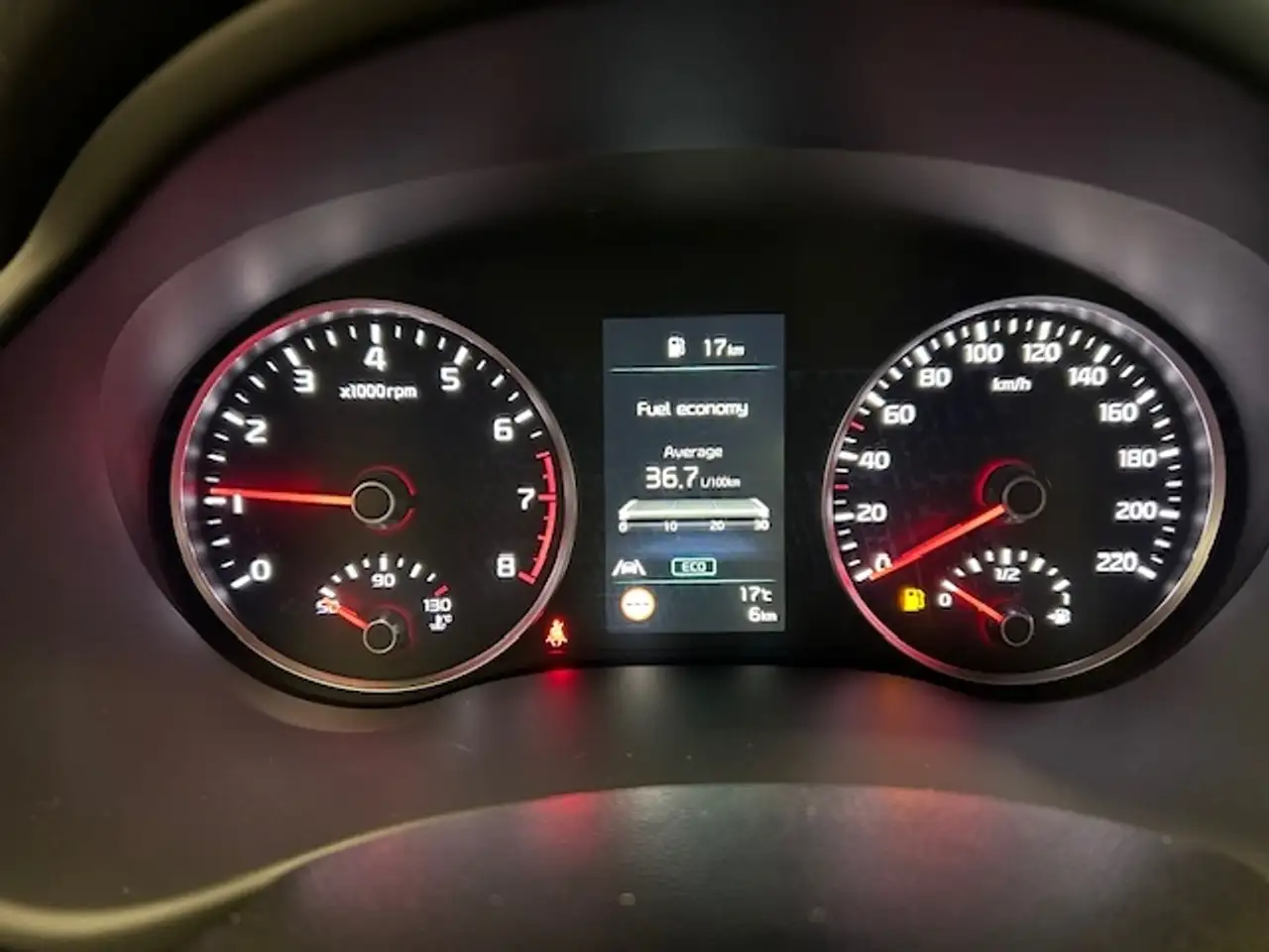 Kia Stonic Nightline 1.0 Navi/Kamera/PDC/Teilleder — Galería del vehículo 5