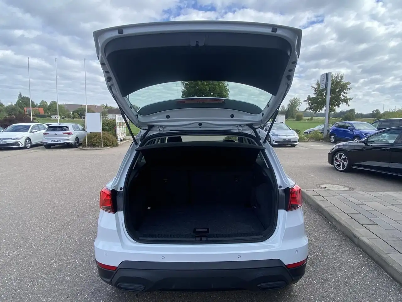 SEAT Arona 1.0 TSI DSG STYLE 17"+VIRTUAL-COCKPIT+NAVI — Galerie du véhicule 15