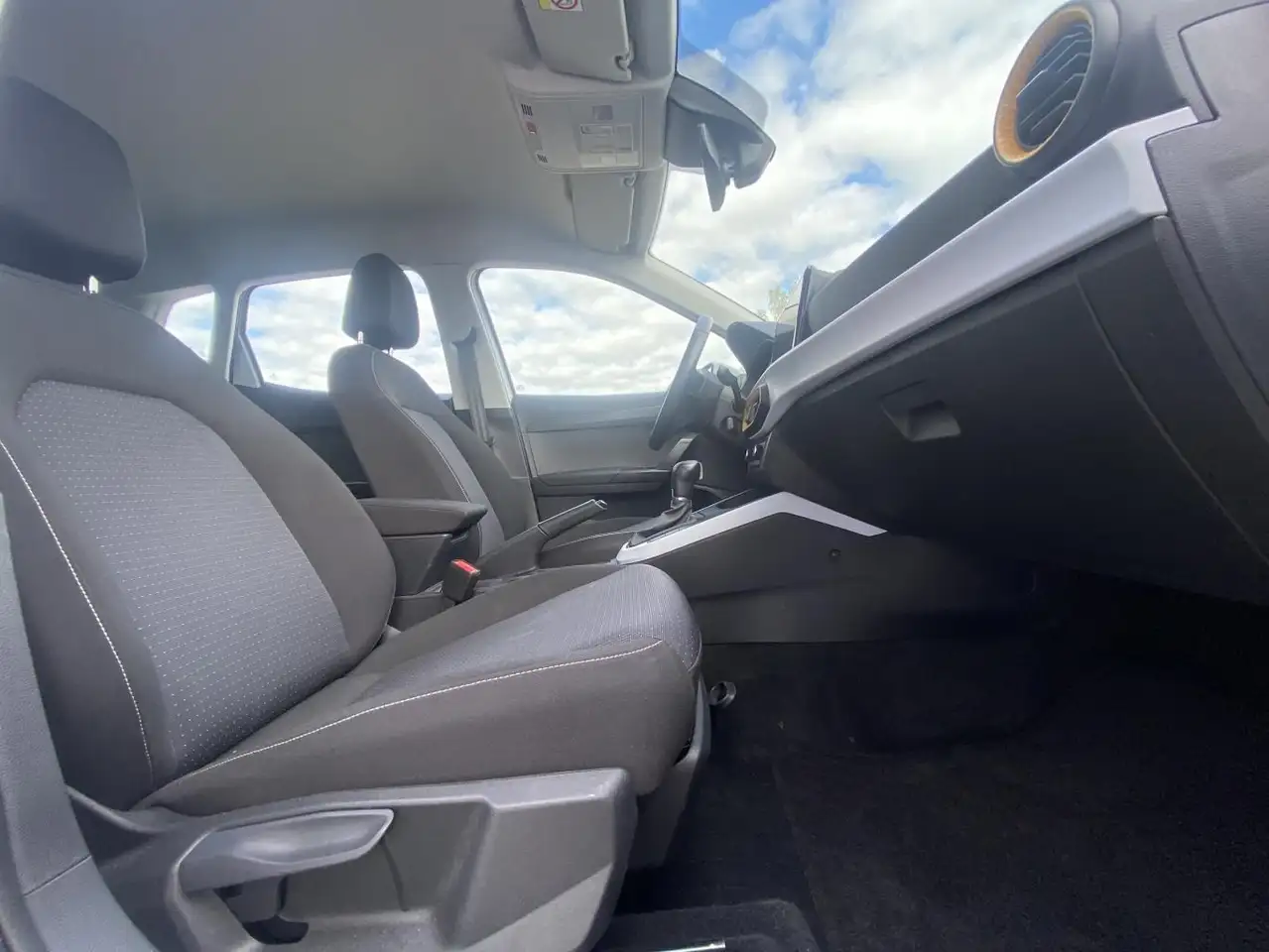 SEAT Arona 1.0 TSI DSG STYLE 17"+VIRTUAL-COCKPIT+NAVI — Galerie du véhicule 17