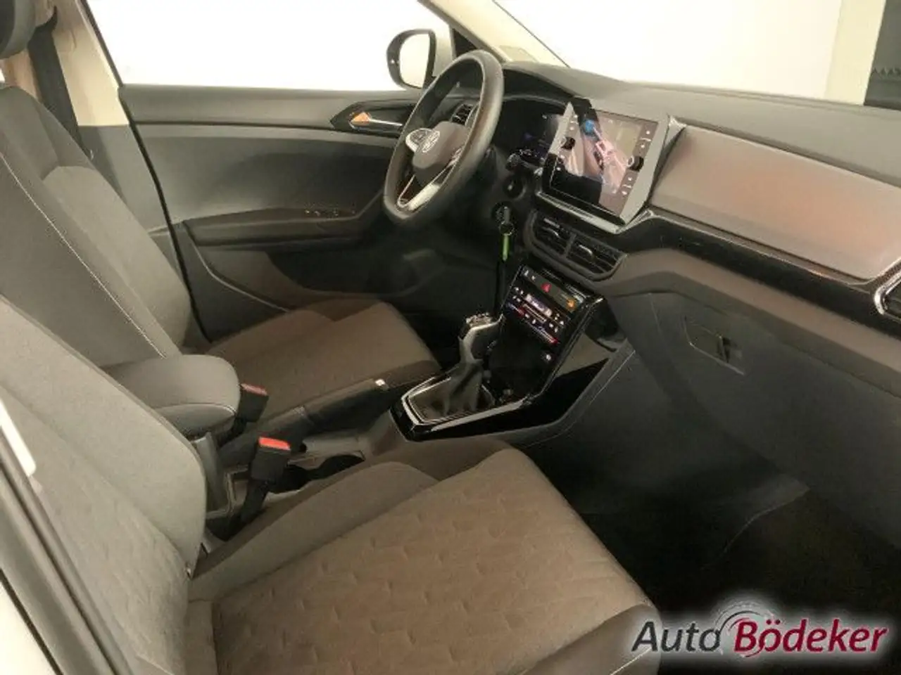 Volkswagen T-Cross 1.0 TSI DSG Life Garantie b. 2.5.29 / Navi — Vehicle gallery 9