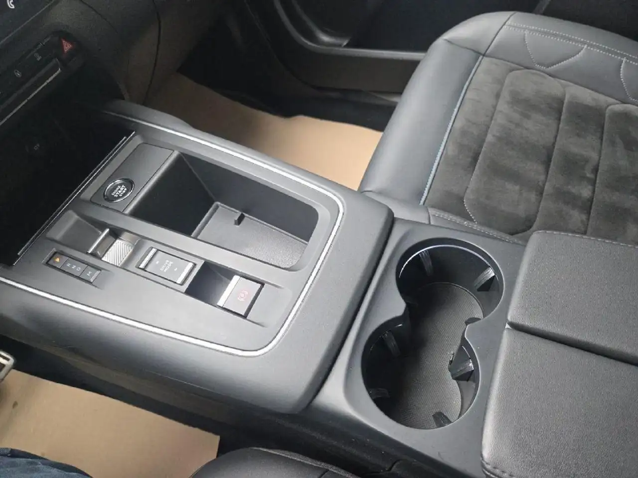 Citroen C5 Aircross ë-Series — Galería del vehículo 17