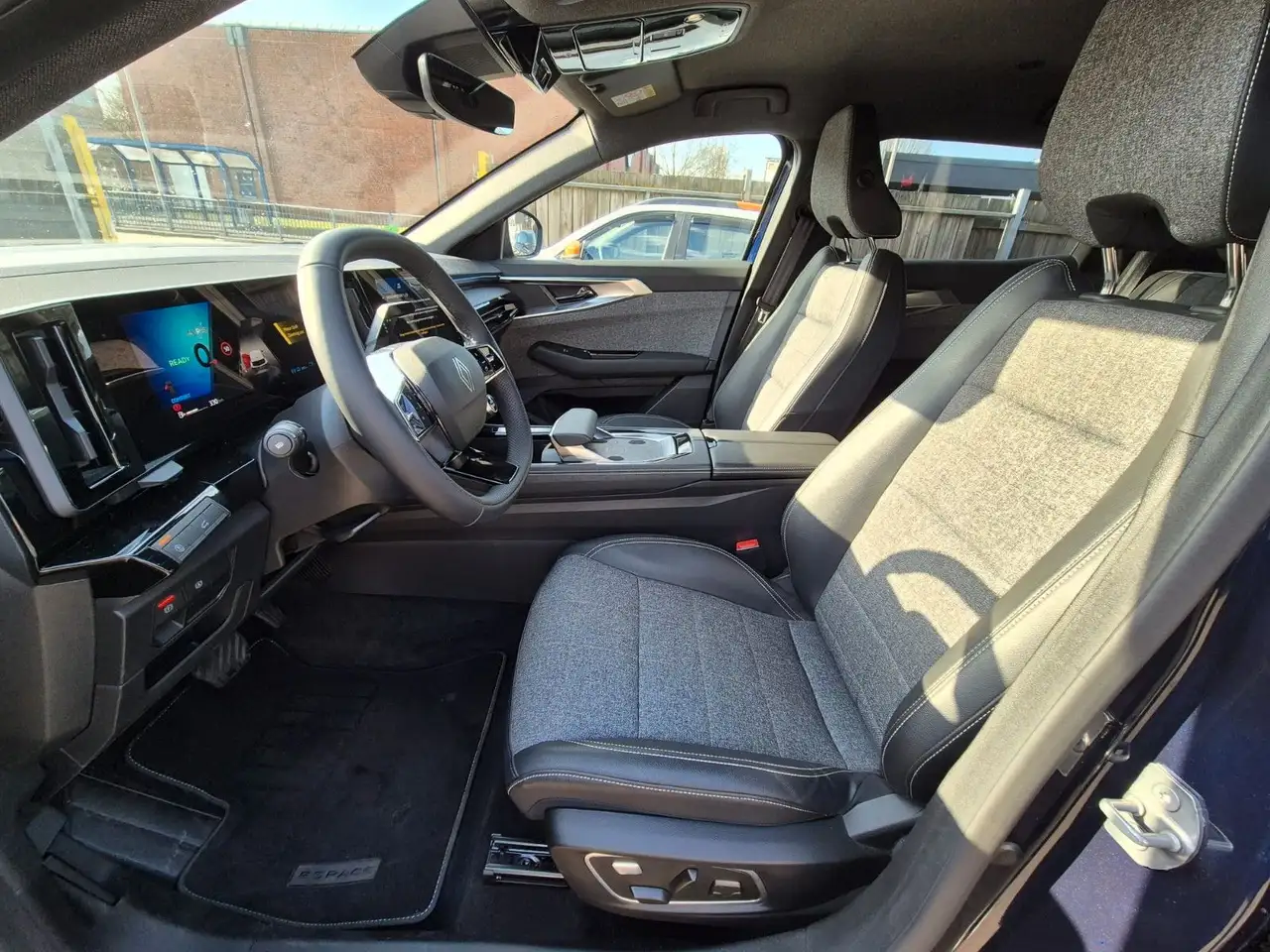 Renault Espace Techno E-Tech Hybrid 200 Winter — معرض صور السيارة 9