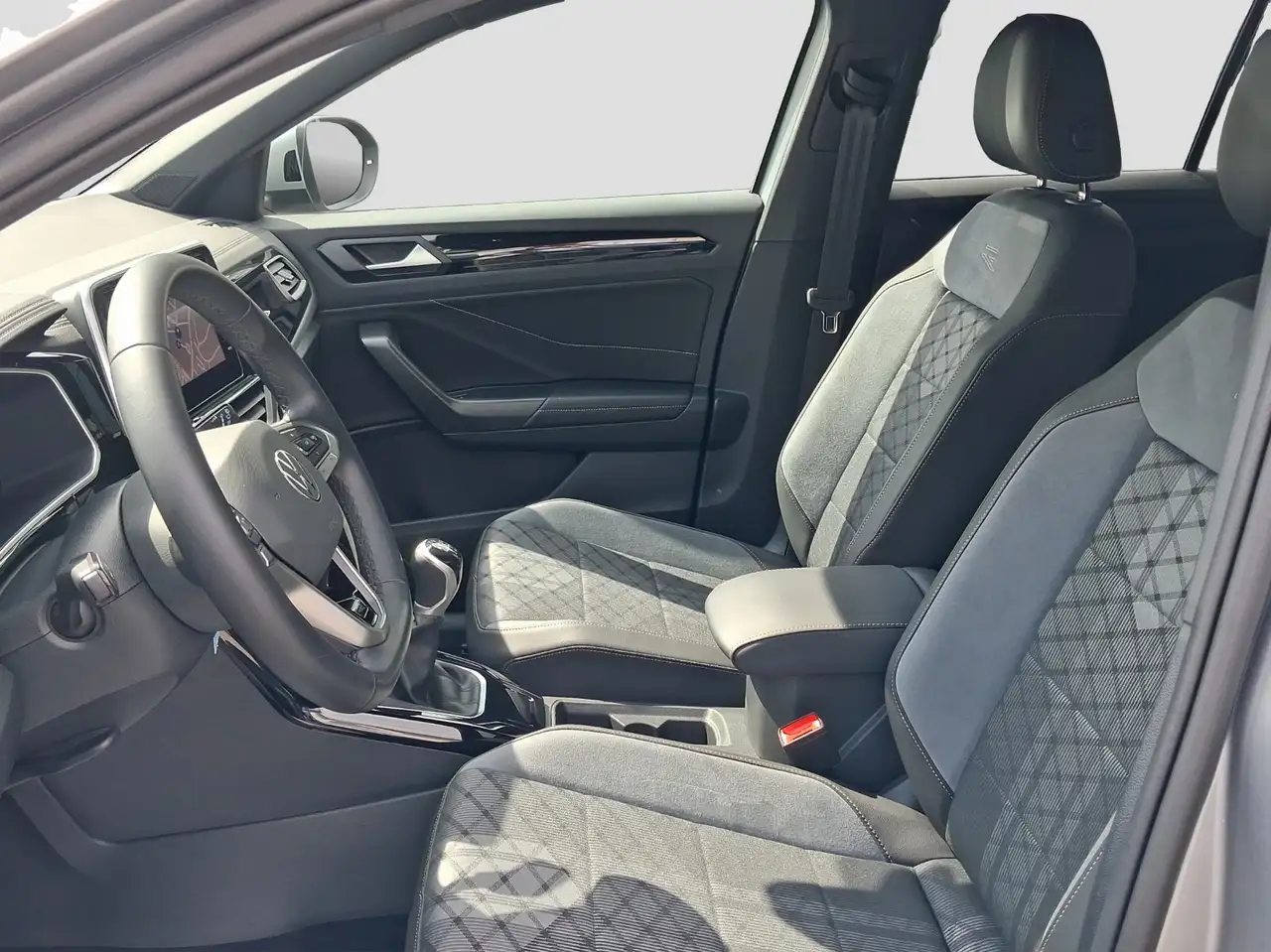 Volkswagen T-Roc 1.0 l TSI R-Line 1.Hand ACC Anhängevorrichtung,... — Vehicle gallery 5
