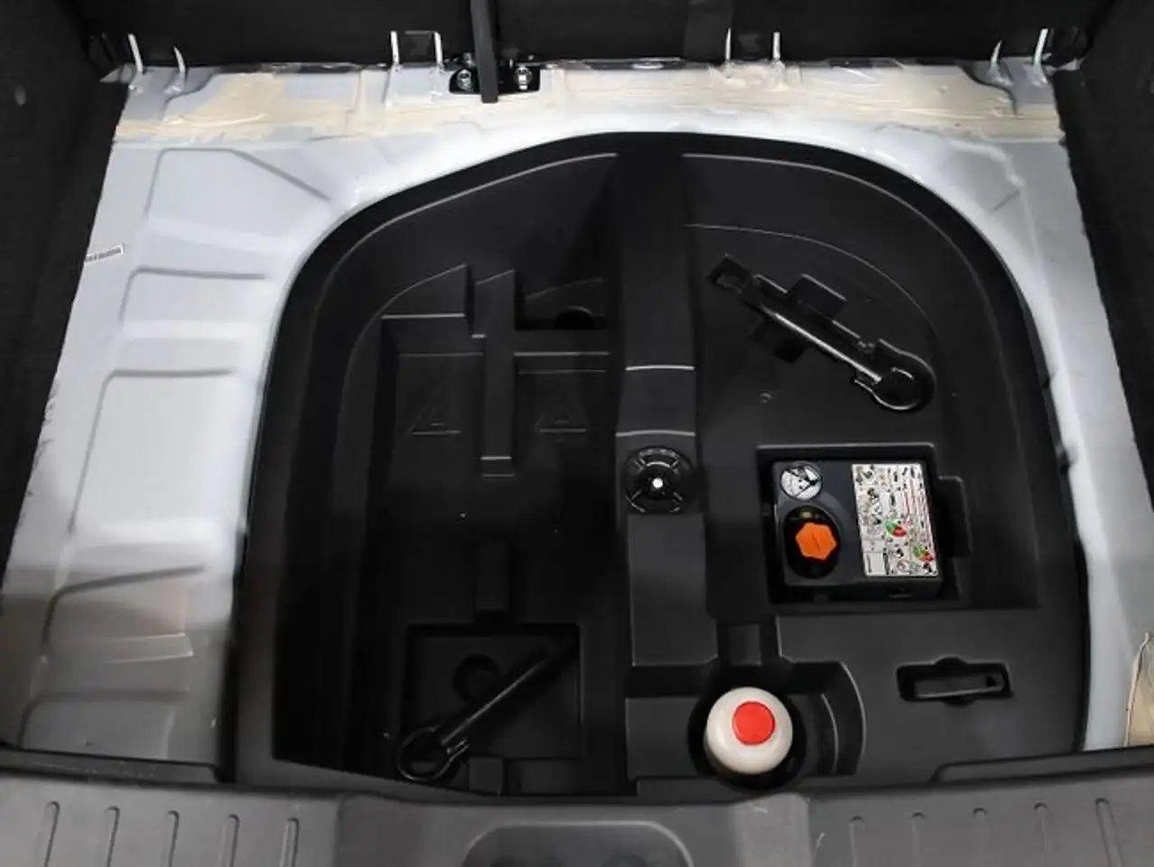 Nissan Juke DIG-T 84 kW (114 CV) 6M/T N-Connecta — Galería del vehículo 34