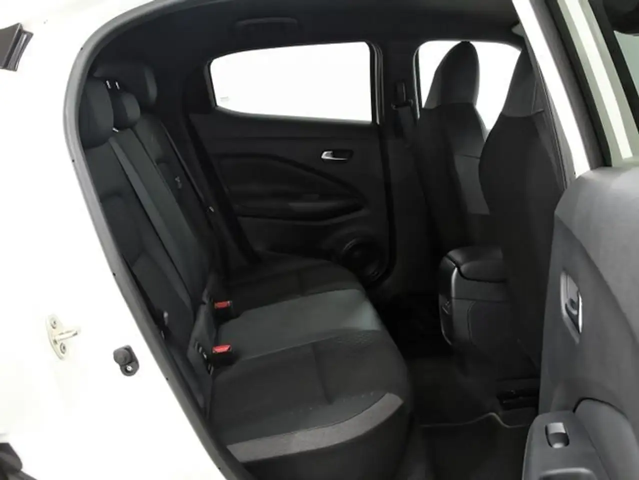 Nissan Juke DIG-T 84 kW (114 CV) 6M/T N-Connecta — Galería del vehículo 8